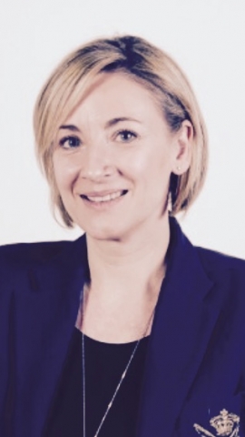 Me Sophie MICHAUD, diplômée Magistère de Droit des Affaires et fiscalité (1995) , DESS droit fiscal et comptabilité des Entreprises (1996),  Diplôme International de Droit Fiscal Européen (Université Bruxelles 1996)