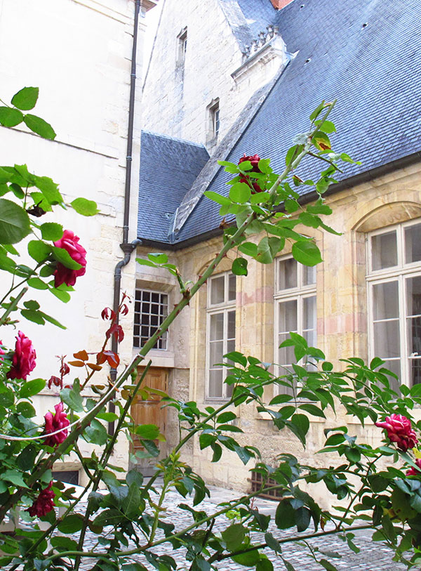 Cour interieure Dijon